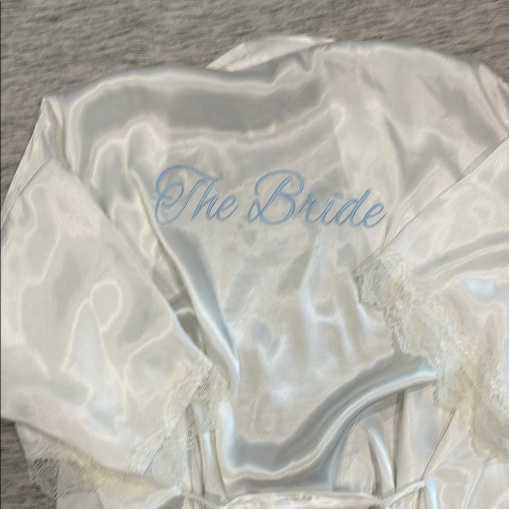 NWOT Elegant White Bridal Robe